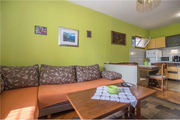 Apartment A1, for 5 persons