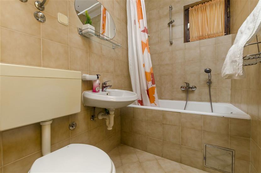 Apartment A2, for 3 persons