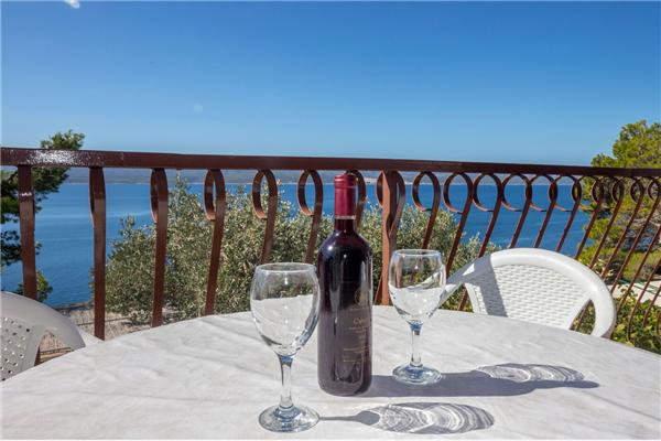 Apartment A1, for 8 persons