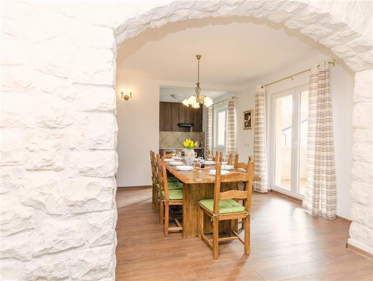 Apartment A1, for 10 persons