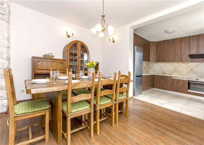 Apartment A1, for 10 persons