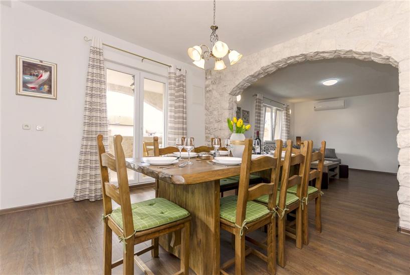 Apartment A1, for 10 persons