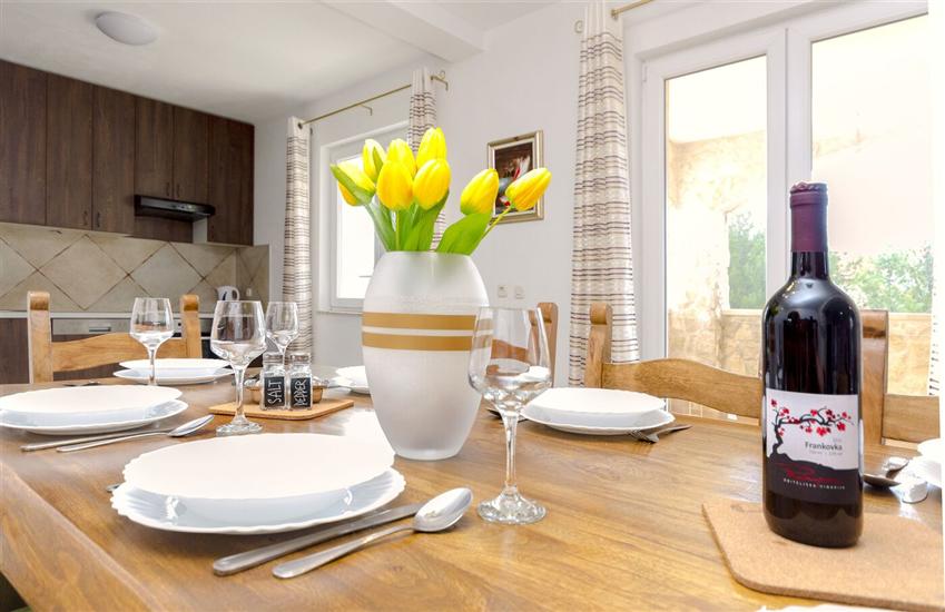 Apartment A1, for 10 persons