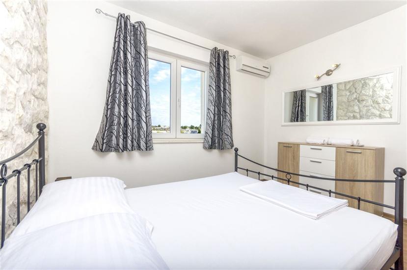 Apartment A1, for 10 persons