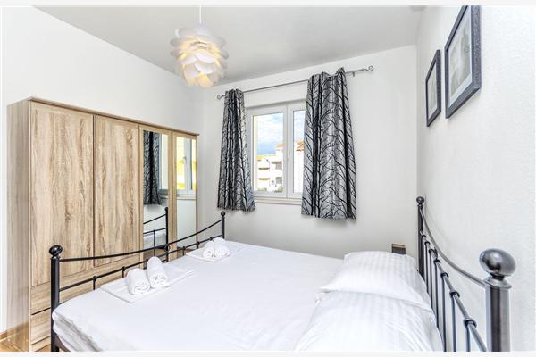 Apartment A1, for 10 persons