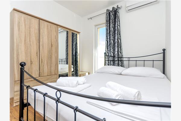 Apartment A1, for 10 persons