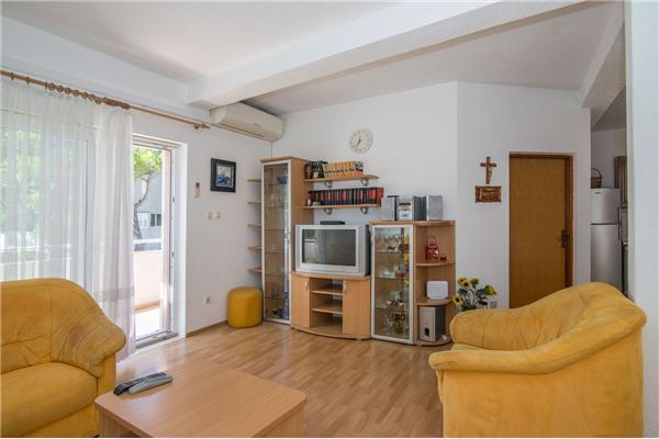 Apartment A1, for 7 persons