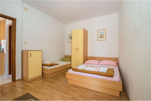 Apartment A1, for 7 persons