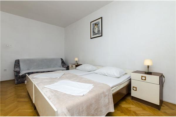 Apartment A4, for 3 persons