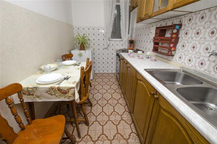 Apartment A4, for 3 persons