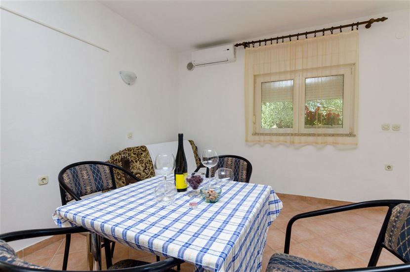 Apartment A5, for 4 persons