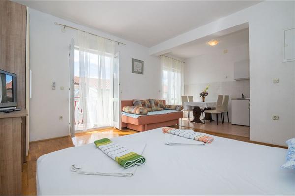 Apartment A4, for 3 persons