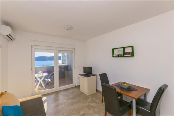 Apartment A2, for 3 persons