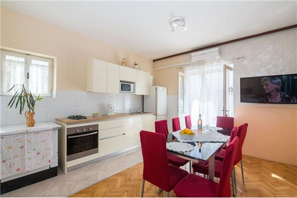 Apartment A1, for 8 persons