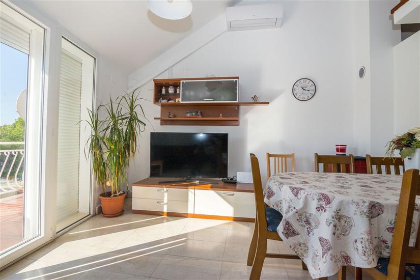 Apartment A1, for 6 persons