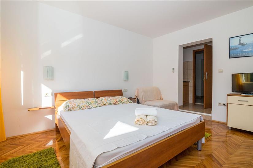 Apartment A4, for 3 persons