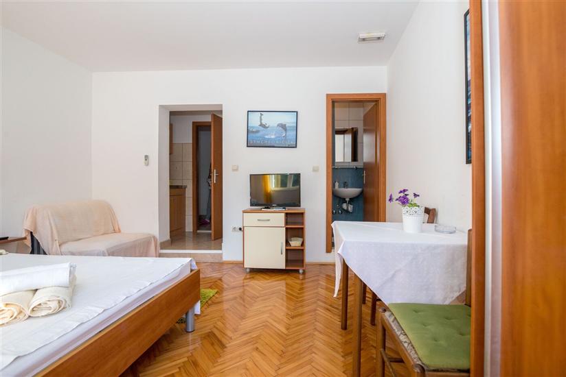 Apartment A4, for 3 persons