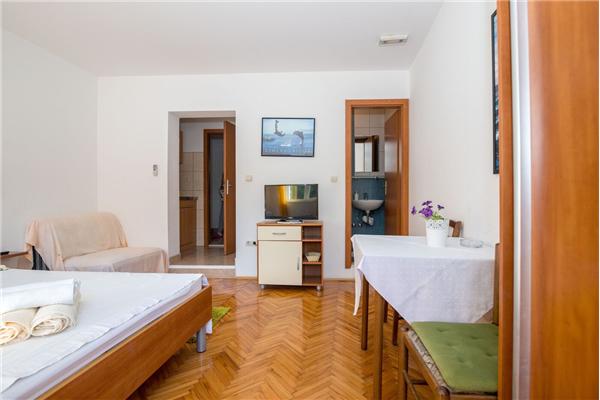Apartment A4, for 3 persons
