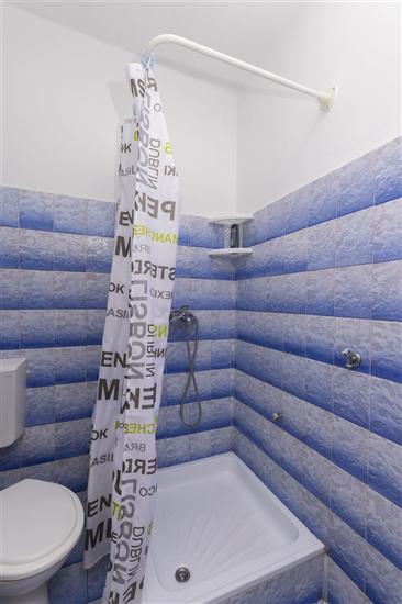 Room S2, for 3 persons