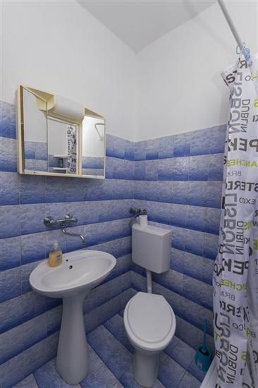 Room S2, for 3 persons