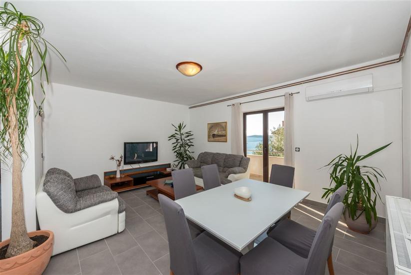 Apartment A1, for 6 persons