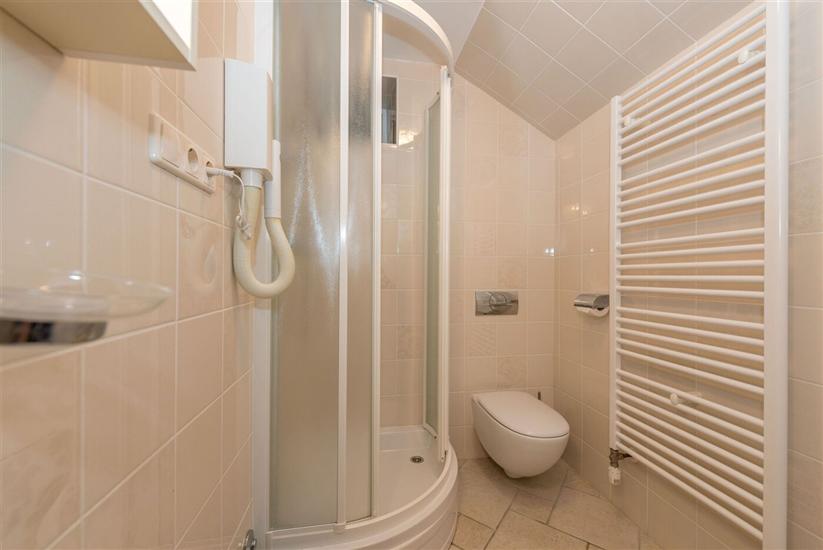 Kuća K1, za 10 osoba/e