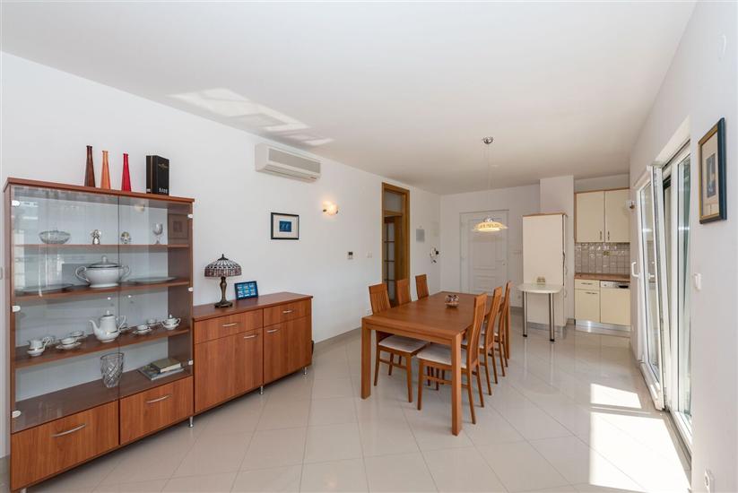 House K1, for 10 persons