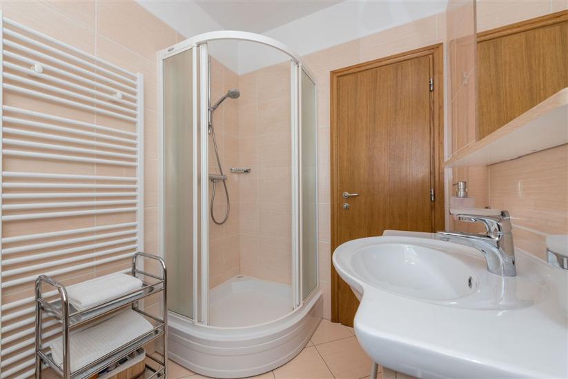 House K1, for 10 persons