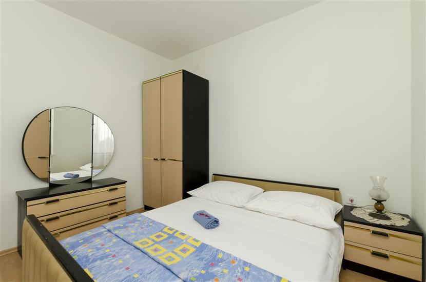 Apartment A2, for 8 persons