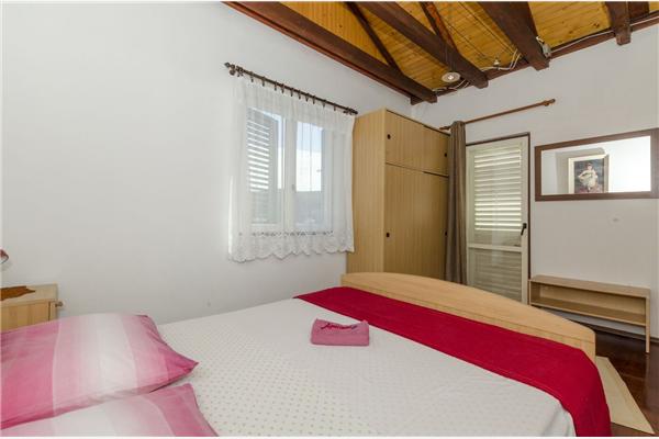 Apartment A2, for 8 persons