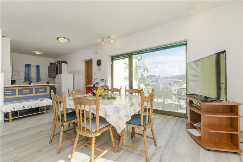 Apartment A2, for 8 persons