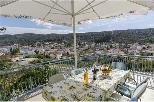 Apartment A2, for 8 persons