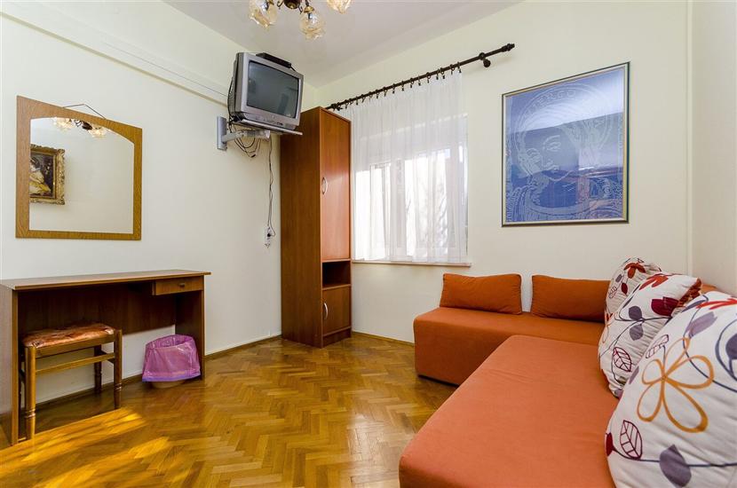 Apartment A4, for 8 persons