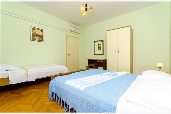 Apartment A4, for 8 persons