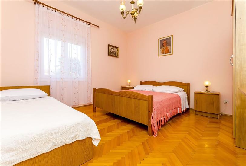 Apartment A4, for 8 persons