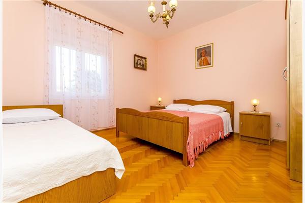 Apartment A4, for 8 persons