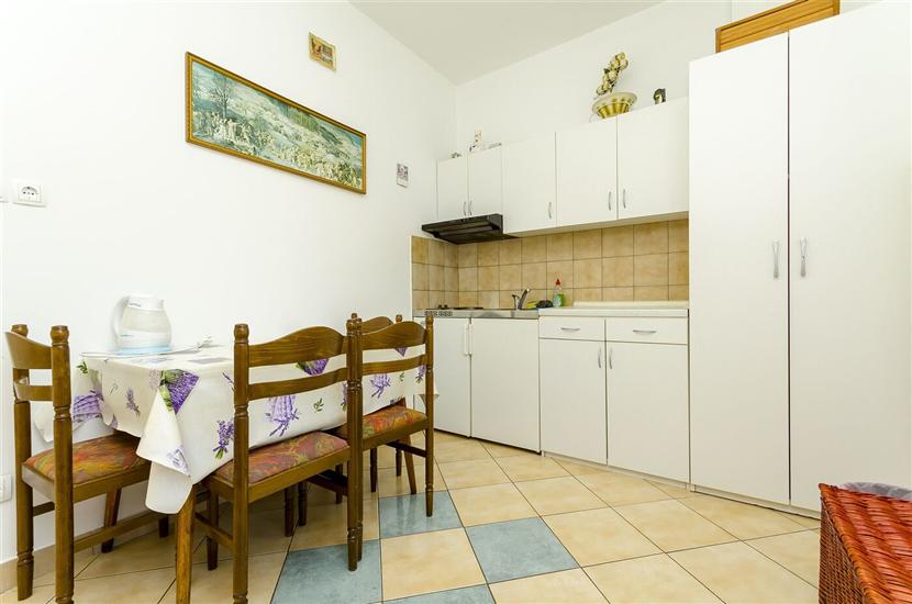 Apartment A4, for 8 persons