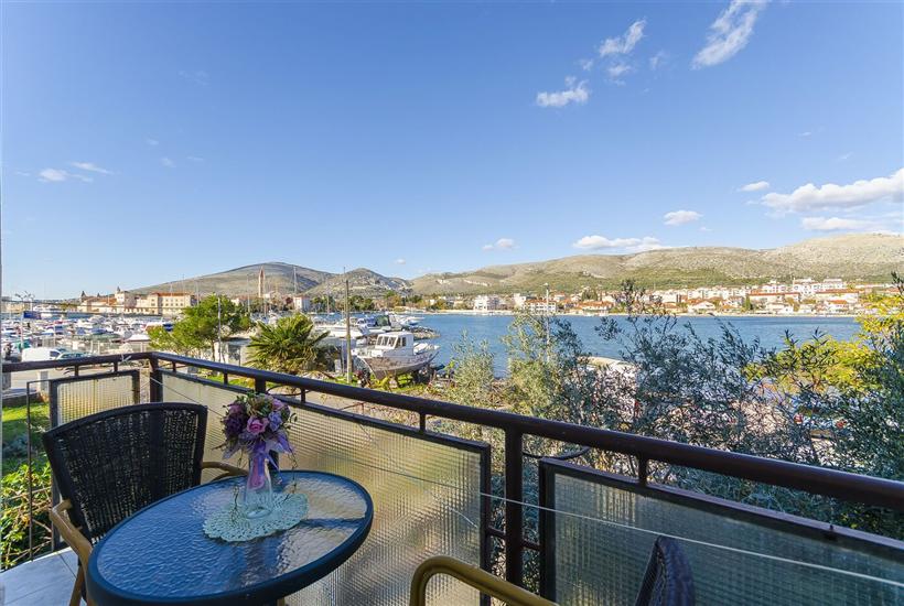 Apartment A4, for 8 persons