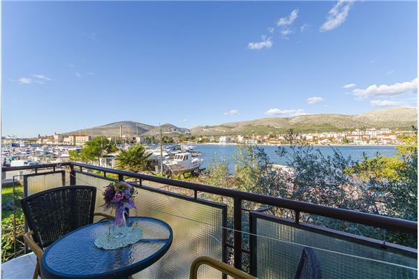 Apartment A4, for 8 persons