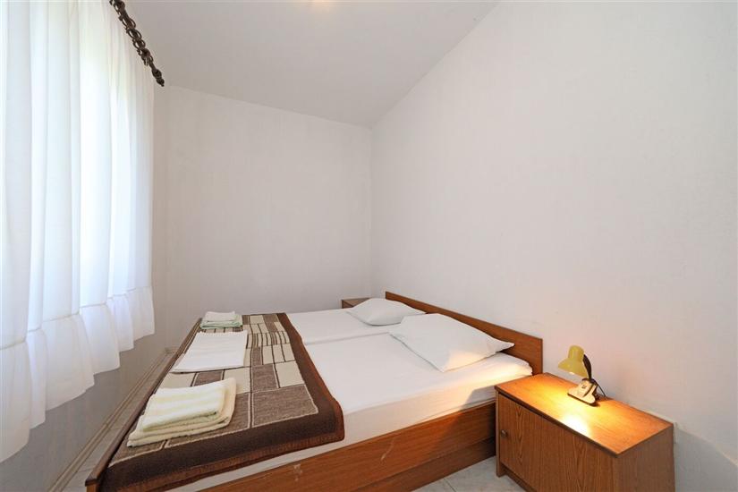 Room S2, for 2 persons