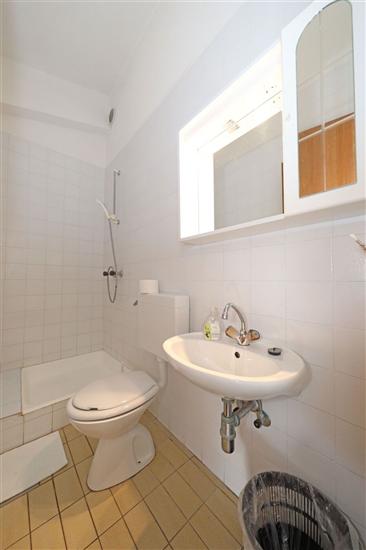 Room S3, for 3 persons