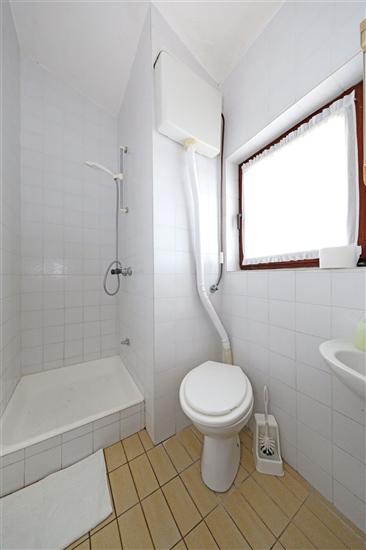 Room S4, for 3 persons