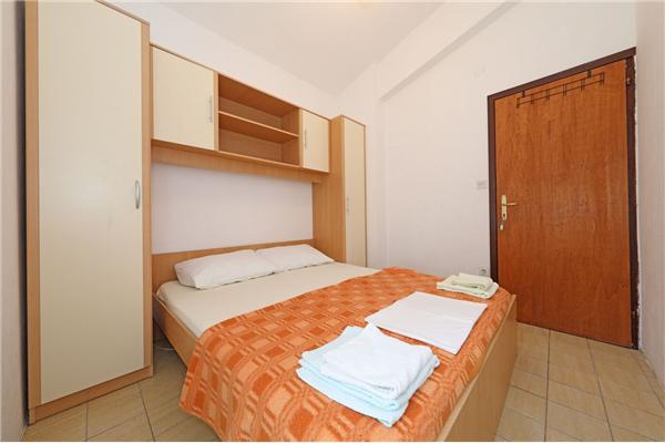 Room S5, for 2 persons