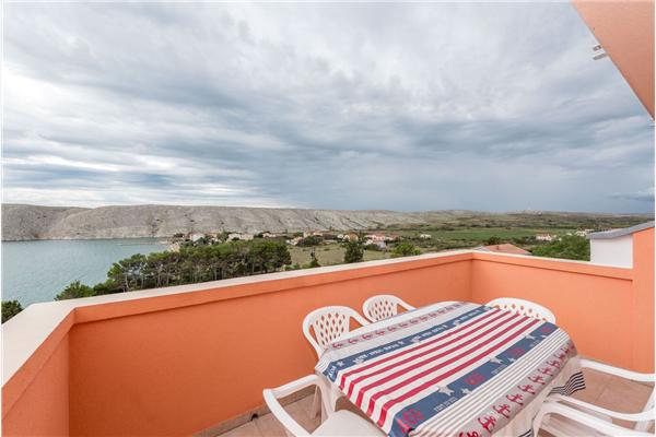 Apartment A3, for 6 persons