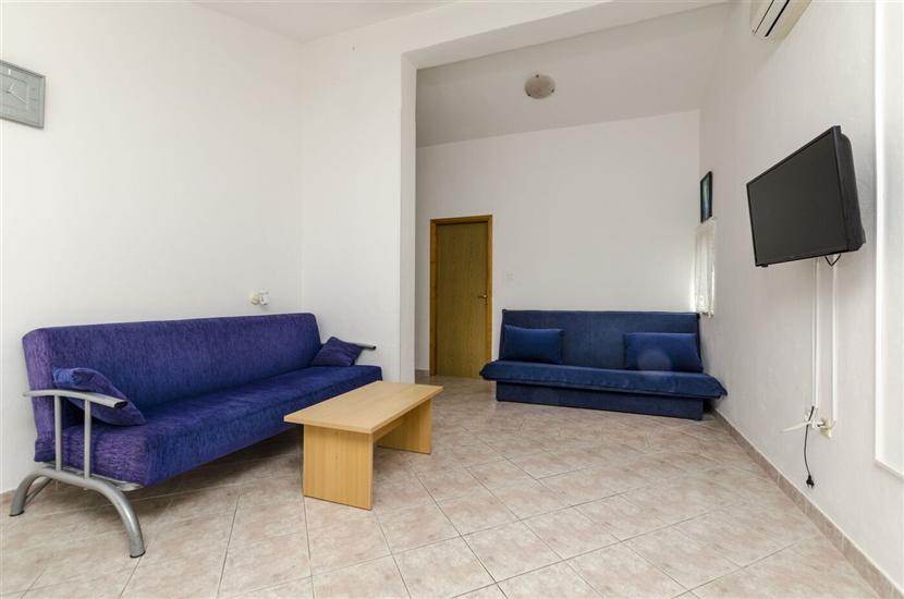 Apartment A2, for 3 persons