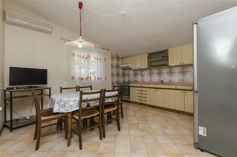 Apartment A1, for 6 persons