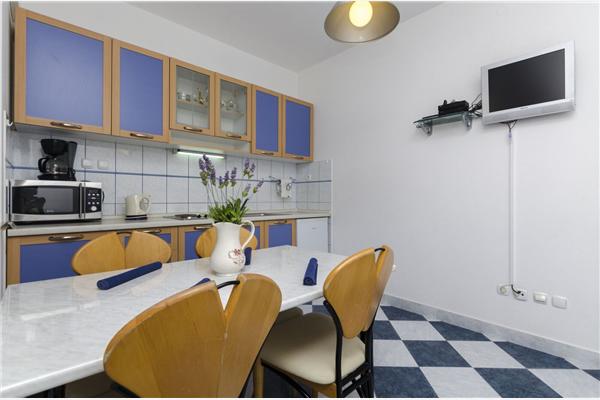 Apartment A4, for 4 persons