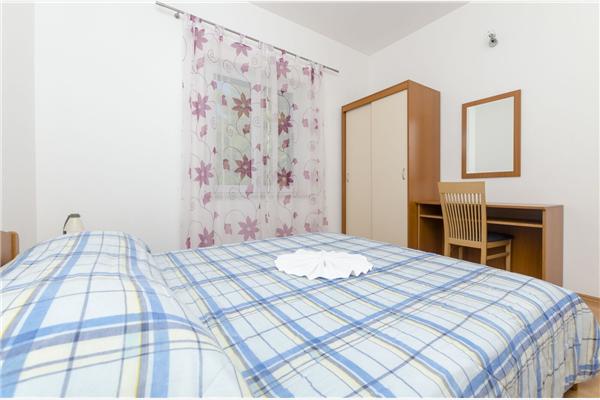 Apartment A1, for 5 persons