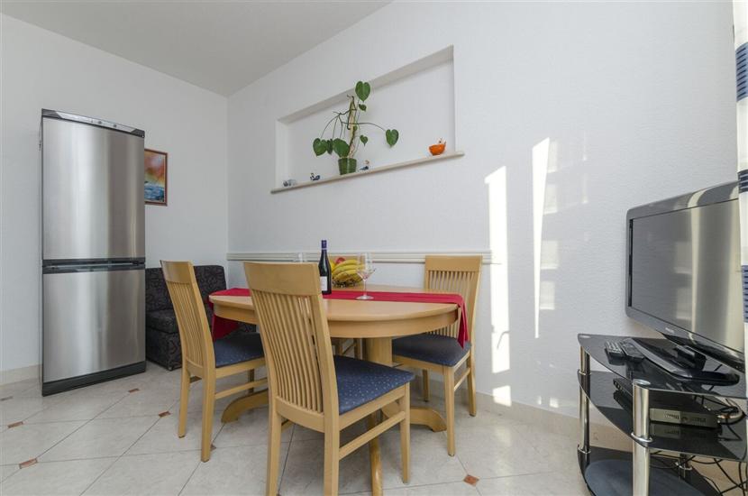Apartment A1, for 5 persons