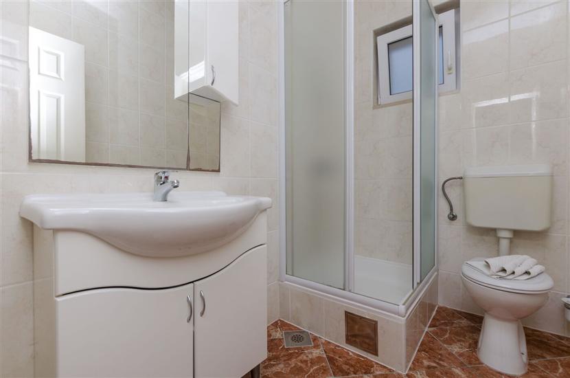 Apartment A2, for 5 persons